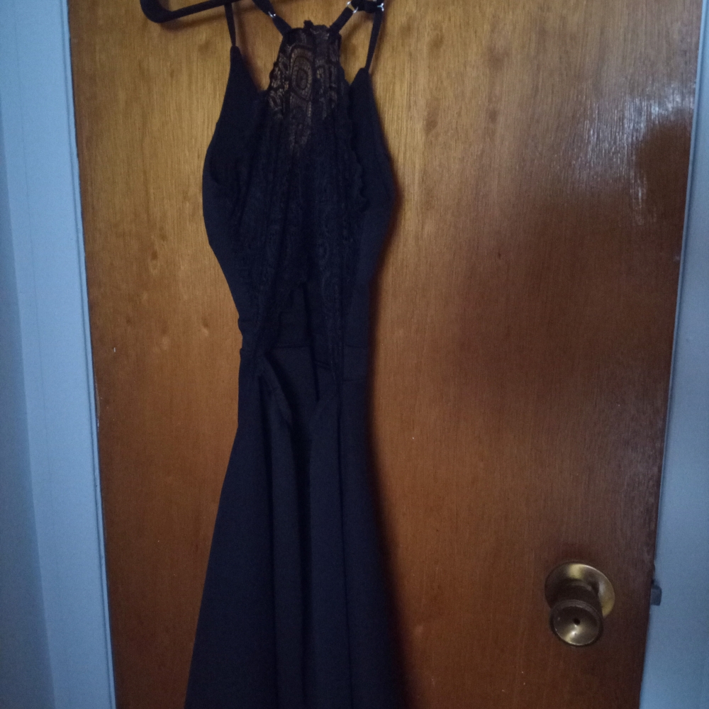 Revamped Black Backless Lace Dress